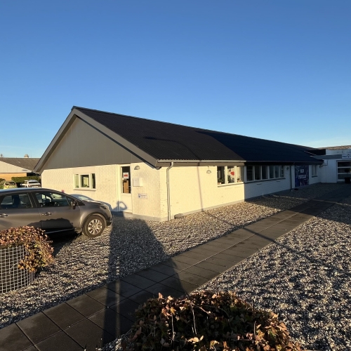 Nyt tag på erhvervsbygning i Brønderslev