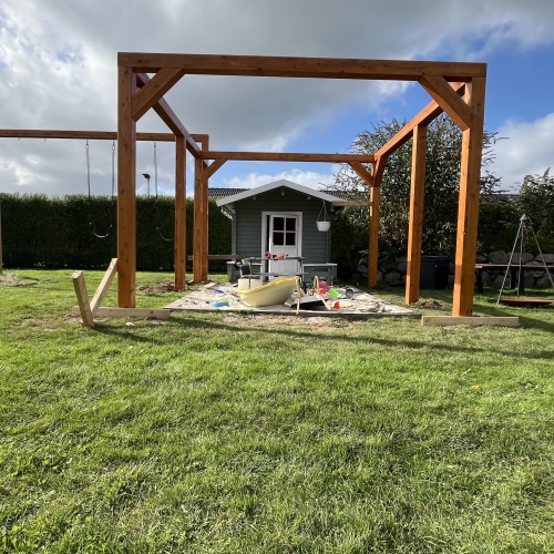 Tømrer i Aabybro til legeplads